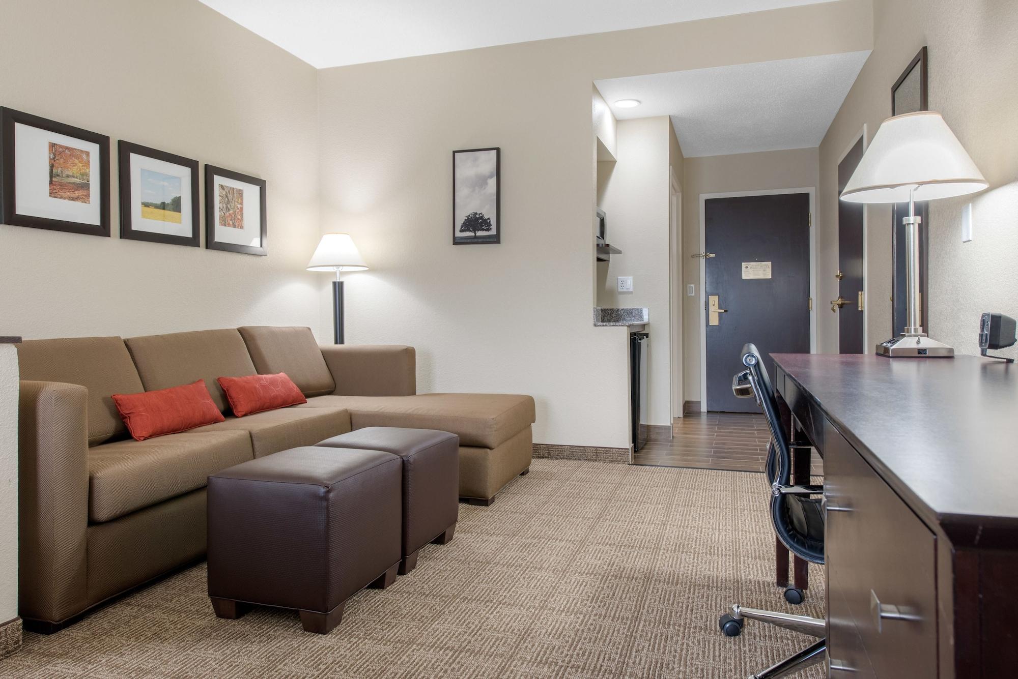 Comfort Suites Lafayette University Area Екстериор снимка
