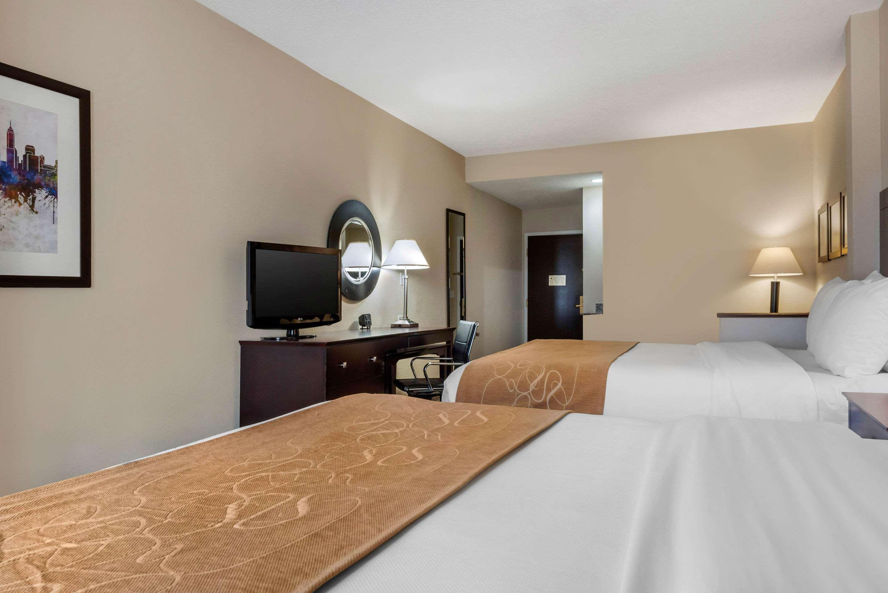 Comfort Suites Lafayette University Area Екстериор снимка