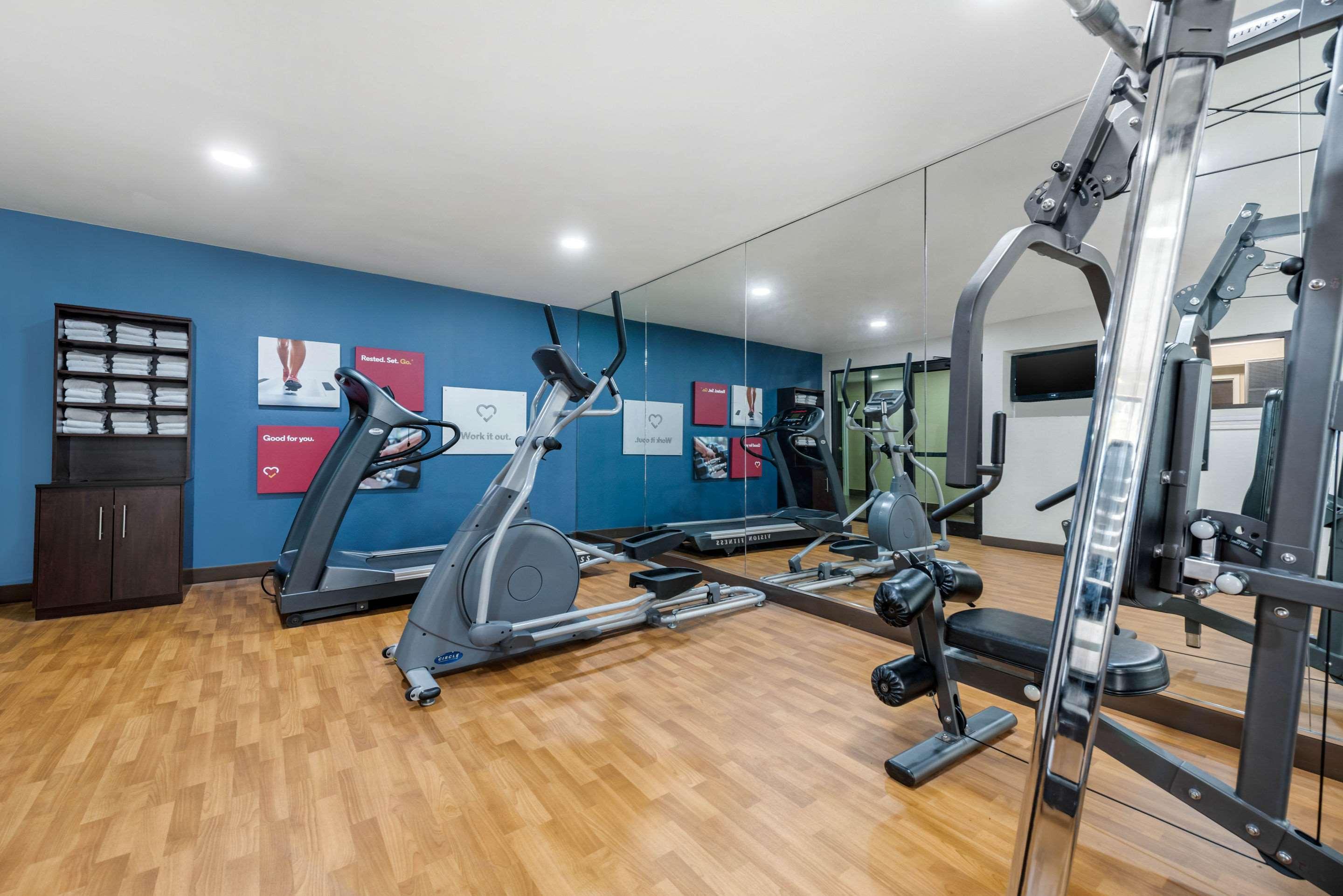 Comfort Suites Lafayette University Area Екстериор снимка
