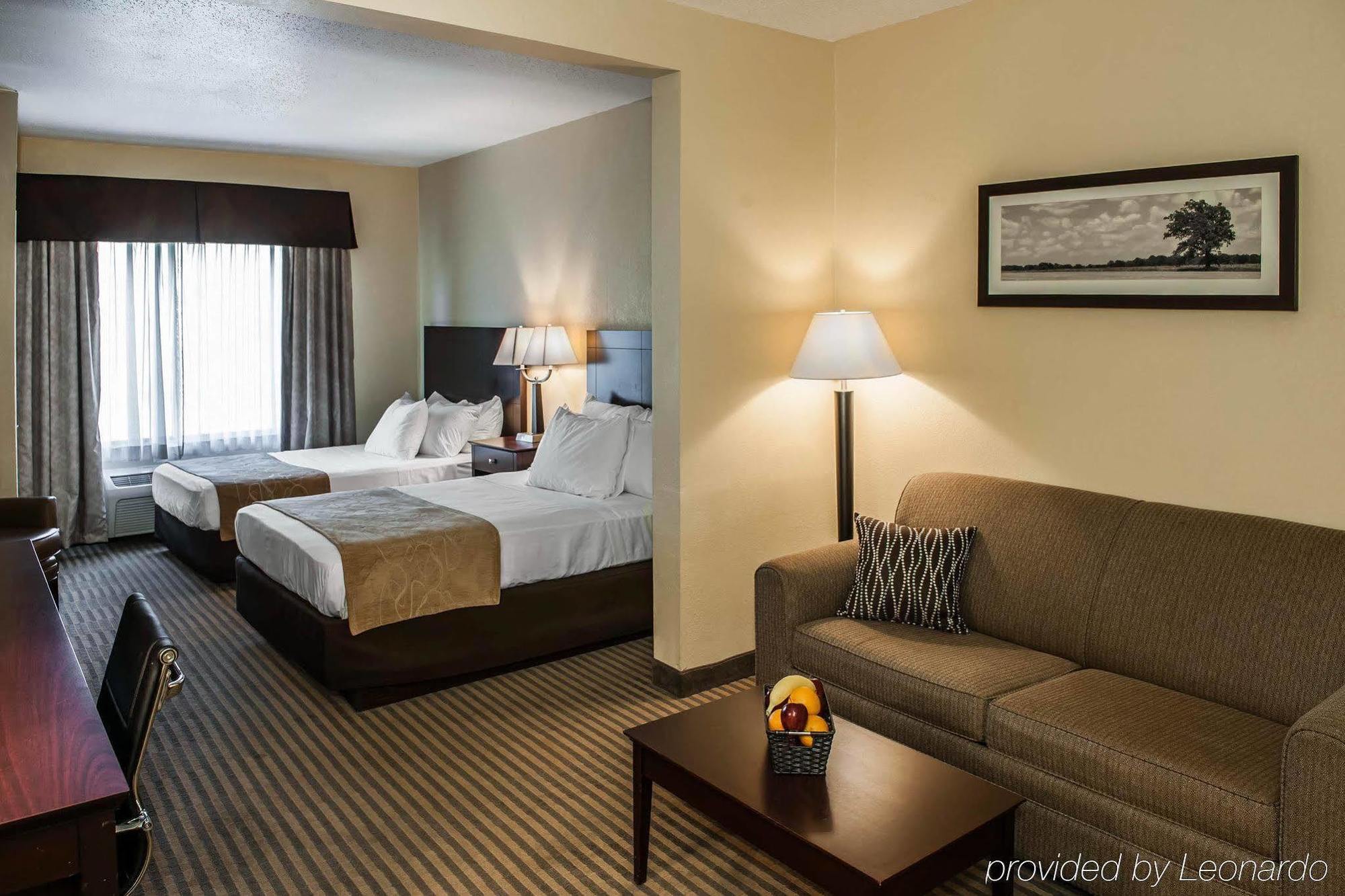 Comfort Suites Lafayette University Area Екстериор снимка