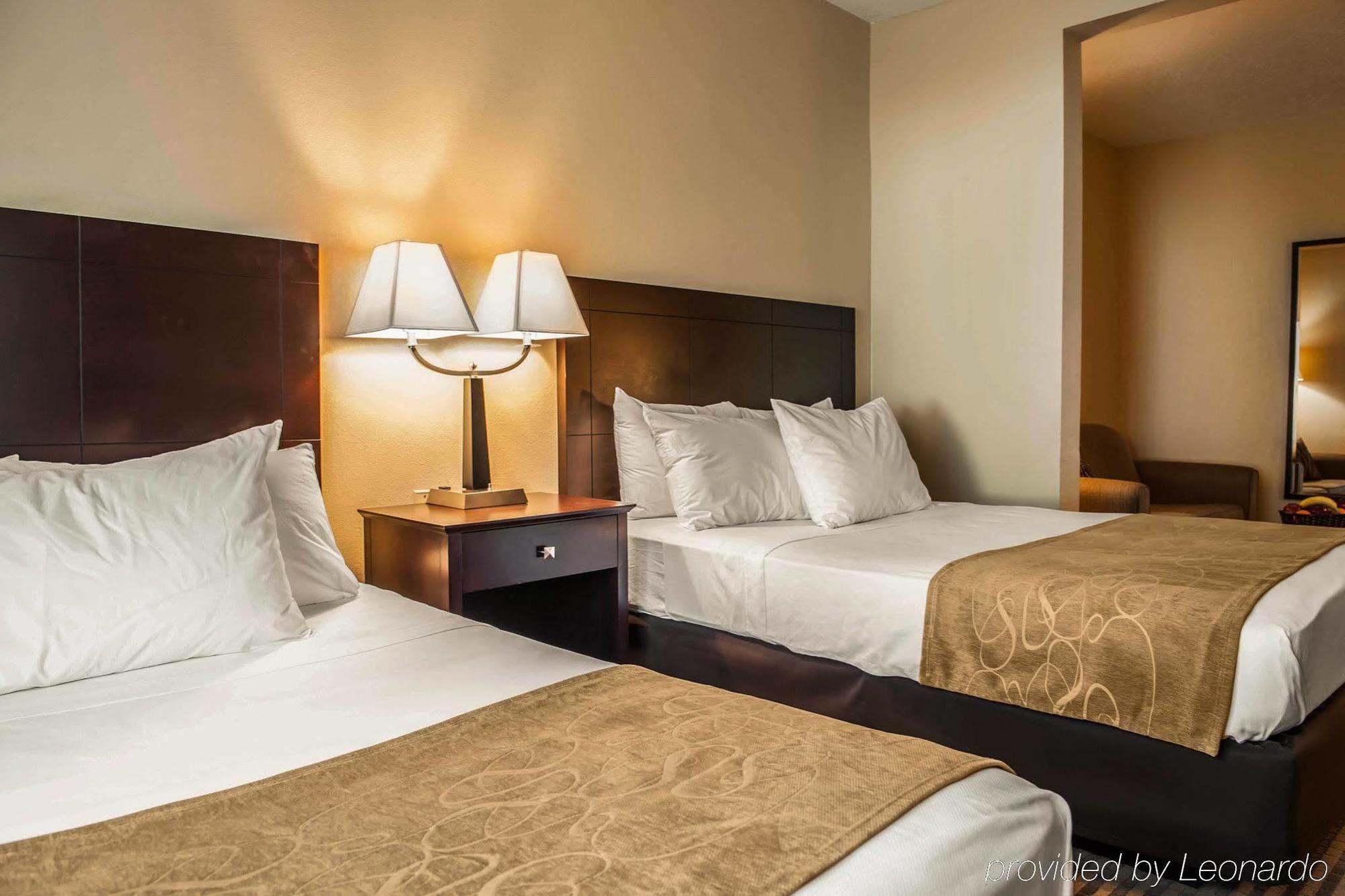 Comfort Suites Lafayette University Area Екстериор снимка