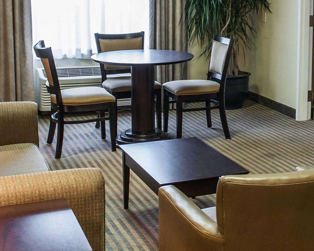 Comfort Suites Lafayette University Area Стая снимка