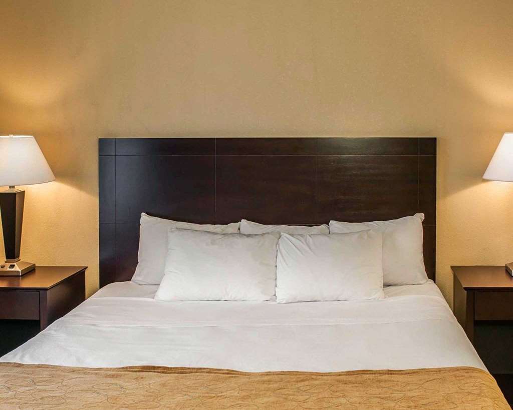Comfort Suites Lafayette University Area Стая снимка