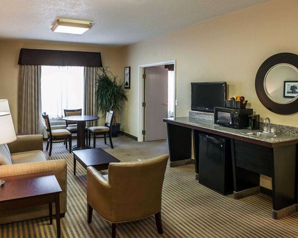 Comfort Suites Lafayette University Area Стая снимка