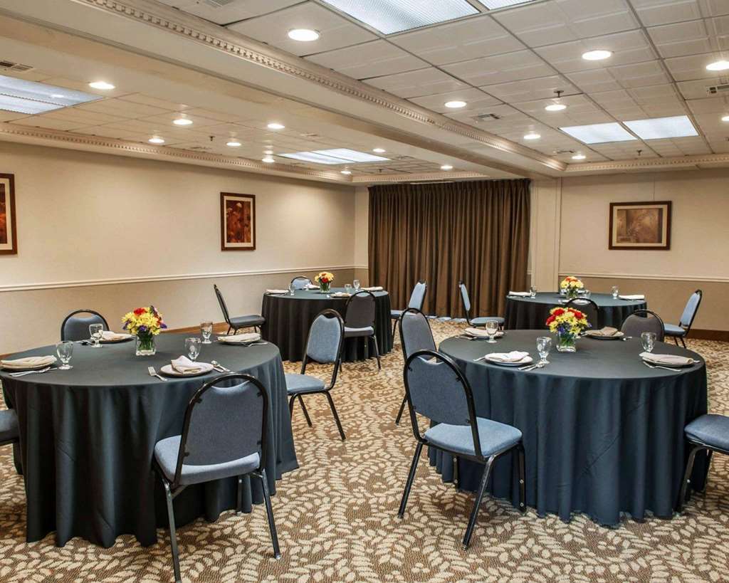 Comfort Suites Lafayette University Area Съоръжения снимка