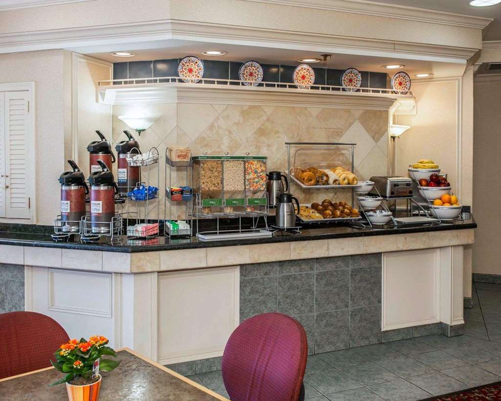 Comfort Suites Lafayette University Area Ресторант снимка